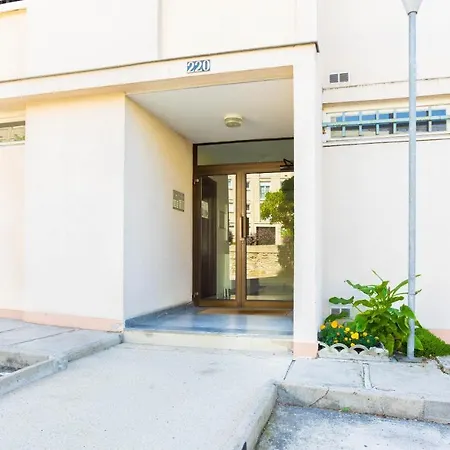 Premium Du Lys Balcon Amenage Parking Gratuit *